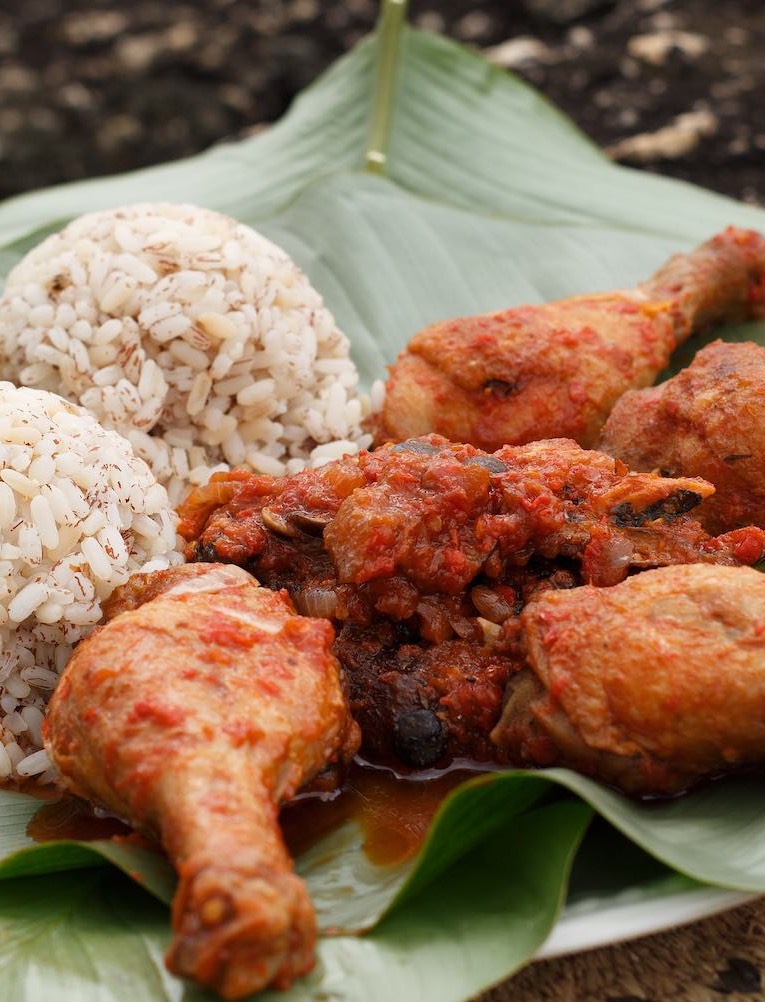 Ofada rice and chicken with Ofada sauce